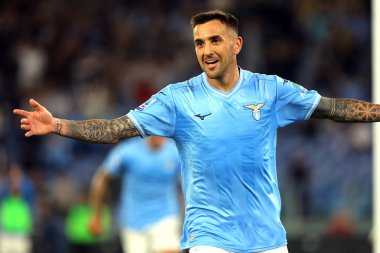 Roma, İtalya 27.09.2023: Lazio 'lu Matias Vecino golü attı ve İtalya' daki Serie A TIM 2023-2024 6 günlük futbol karşılaşmasında SS Lazio ile Roma Olimpiyat Stadyumu 'ndaki FC Torino arasında oynanan karşılaşmayı kutladı..