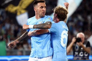 Roma, İtalya 27.09.2023: Lazio 'lu Matias Vecino golü attı ve İtalya' daki Serie A TIM 2023-2024 6 günlük futbol karşılaşmasında SS Lazio ile Roma Olimpiyat Stadyumu 'ndaki FC Torino arasında oynanan karşılaşmayı kutladı..