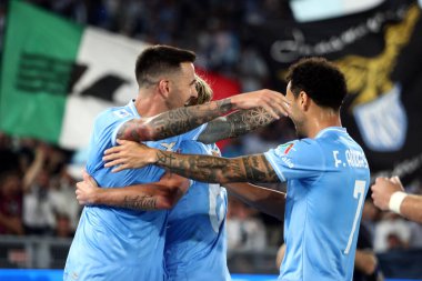 Roma, İtalya 27.09.2023: Lazio 'lu Matias Vecino golü attı ve İtalya' daki Serie A TIM 2023-2024 6 günlük futbol karşılaşmasında SS Lazio ile Roma Olimpiyat Stadyumu 'ndaki FC Torino arasında oynanan karşılaşmayı kutladı..