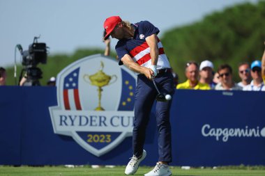 Roma, İtalya 01.10.2023: Tekler müsabakalarında Sam BURNS ve Avrupa takımı Marco Simone Golf Country Club di Guidonia Montecelio, Roma 'da RYDER CUP 2023' te kupayı kazandı