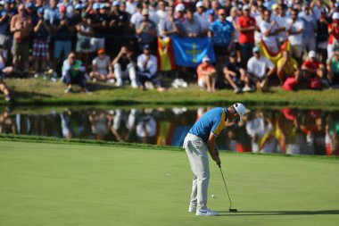 Roma, İtalya 01.10.2023: Tekler maçlarında Justin ROSE ve Avrupa takımı RYDER CUP 2023 'te Marco Simone Golf Country Club di Guidonia Montecelio, Roma' da kupayı kazandı