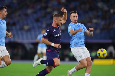 Roma, İtalya 30.10.2023: Fiorentina 'dan Lucas Beltran, İtalya Serie A TIM 2023-2024 futbol maçının 10. gününde Lazio ACF Fiorentina' ya karşı Roma Olimpiyat Stadyumu 'nda oynanan karşılaşma sırasında Lazio Patriği eylem halinde..