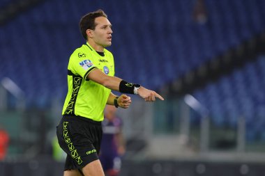 Roma, İtalya 30.10.2023: Hakem Mercernaro İtalya Serie A TIM 2023-2024 futbol maçının 10. gününde, SS Lazio 'nun ACF Fiorentina' ya karşı Roma Olimpiyat Stadyumu 'nda oynadığı maçta attığı golü sildi.