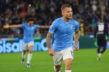 Roma, İtalya 30.10.2023: Lazio 'lu Ciro Immobile penaltıyı 1-0 yendi ve İtalya Serie A TIM 2023-2024 futbol karşılaşmasının 10. gününde Roma Olimpiyat Stadyumu' nda SS Lazio ile ACF Fiorentina arasında kutluyor..