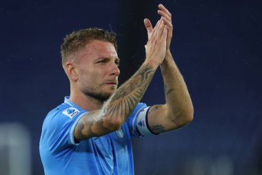 Roma, İtalya 30.10.2023: Lazio 'lu Ciro Immobile penaltıyı 1-0 yendi ve İtalya Serie A TIM 2023-2024 futbol karşılaşmasının 10. gününde Roma Olimpiyat Stadyumu' nda SS Lazio ile ACF Fiorentina arasında kutluyor..