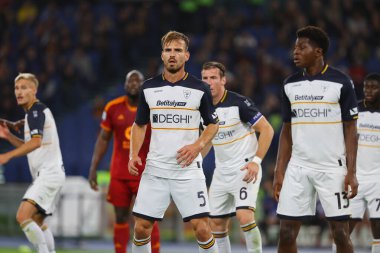 Roma, İtalya 06.11.2023: İtalya Serie A TIM 2023-2024 futbol karşılaşmasında Lecce Papalığı, Roma 'daki Olimpiyat Stadyumu' nda AS Romanlar ABD Lecce 'ye karşı.