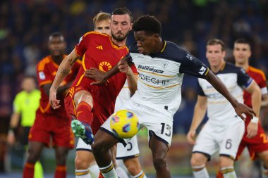 Roma, İtalya 06.11.2023: Roman Bryan Cristante, Lecce Tuia İtalya Serie A TIM 2023-2024 futbol karşılaşması, AS Roman ABD Lecce 'ye karşı Roma Olimpiyat Stadyumu' nda oynanan 11..