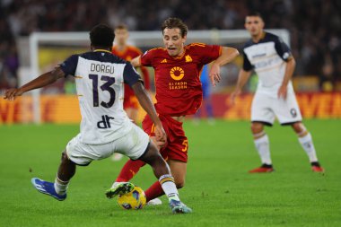 Roma, İtalya 06.11.2023: Edoardo Bove of Roman, Lecce Tuia İtalya Serie A TIM 2023-2024 futbol karşılaşması, AS Romanları ABD Lecce 'ye karşı Roma Olimpiyat Stadyumu' nda.