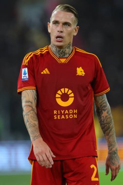 Roma, İtalya 06.11.2023: İtalyan Rick Kasdorp İtalya Serie A TIM 2023-2024 futbol karşılaşmasında, AS Romanları ABD Lecce 'ye karşı Roma Olimpiyat Stadyumu' nda karşı karşıya.