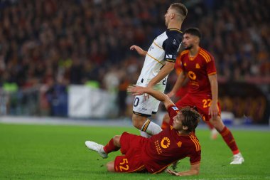 Roma, İtalya 06.11.2023: Edoardo Bove of Roman, Lecce Samek İtalya Serie A TIM 2023-2024 futbol karşılaşması, AS Romanlar ABD Lecce 'ye karşı Roma Olimpiyat Stadyumu' nda.