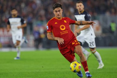 Roma, İtalya 06.11.2023: İtalyan Paulo Dybala İtalya Serie A TIM 2023-2024 futbol karşılaşmasında, AS Romanları ABD Lecce 'ye karşı Roma Olimpiyat Stadyumu' nda karşı karşıya.