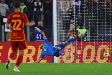 Roma, İtalya 06.11.2023: Lecce 'li Askildsen İtalya Serie A TIM 2023-2024 futbol karşılaşmasında gol attı, AS Romanlar ABD Lecce' ye karşı Roma Olimpiyat Stadyumu 'nda.