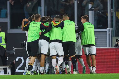 Roma, İtalya 06.11.2023: Lecce 'li Askildsen İtalya Serie A TIM 2023-2024 futbol karşılaşmasında gol attı, AS Romanlar ABD Lecce' ye karşı Roma Olimpiyat Stadyumu 'nda.