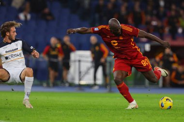 Roma, İtalya 06.11.2023: Lecce 'den Gallo, Roma' dan Romelu Lukaku golü attı ve İtalya Serie A TIM 2023-2024 futbol karşılaşması 11 gün, Roma 'daki Olimpiyat Stadyumu' nda AS Romanlar ABD Lecce 'ye karşı.