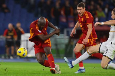 Roma, İtalya 06.11.2023: Romanlardan Romelu Lukaku golü attı ve İtalya Serie A TIM 2023-2024 futbol karşılaşmasının 11. gününde takımla birlikte kutladı, AS Romanları ABD Lecce 'ye karşı Roma Olimpiyat Stadyumu' nda.