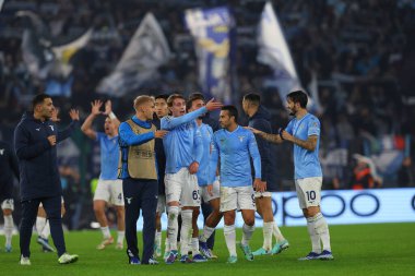 Roma, İtalya 07.11.2023: Lazio oyuncuları Uefa Şampiyonlar Ligi 2023-2024, E grubu, SS Lazio ile Feyenoord arasındaki Roma Olimpiyat Stadyumu 'nda 1-0' lık galibiyetini kutladılar..