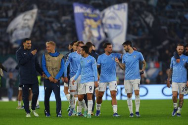 Roma, İtalya 07.11.2023: Lazio oyuncuları Uefa Şampiyonlar Ligi 2023-2024, E grubu, SS Lazio ile Feyenoord arasındaki Roma Olimpiyat Stadyumu 'nda 1-0' lık galibiyetini kutladılar..