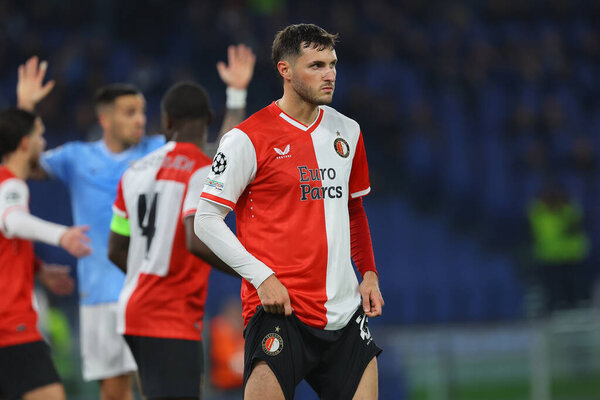 Рим, Италия 07.11.2023: Кальвин Стенгс из Фейеноорда в действии во время Лиги чемпионов УЕФА 2023 / 2024, группа Е, между SS Lazio и Feyenoord на Олимпийском стадионе в Риме.