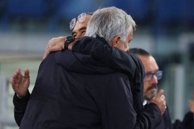 Roma, İtalya 12.11.2023: Lazio 'dan Maurizio Sarri, İtalya Serie A TIM 2023-2024 öncesinde Romanların Jose Mourinho teknik direktörünü karşıladı..