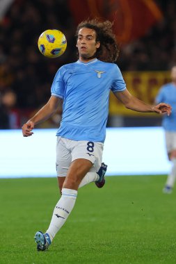 Roma, İtalya 12.11.2023: Lazio 'lu Matteo Guendouzi İtalya Serisi A TIM 2023-2024 12 gününde Roma' daki Olimpiyat Stadyumu 'nda oynanan derbi maçı SS Lazio' ya karşı AS Roma.