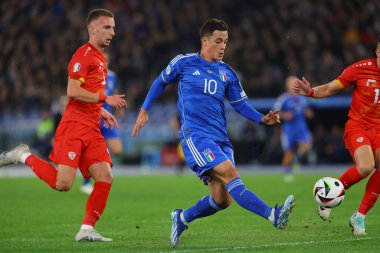 Roma, İtalya 17.11.2023: İtalyan Jorginho, UEFA EURO 2024, Avrupalı EURO, C grubu, İtalya Kuzey Makedonya 'ya karşı Roma' daki OLYMPIC STADIUM maçında penaltıyı kaçırdıktan sonra hayal kırıklığına uğradı 