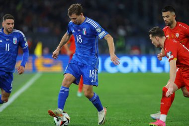Roma, İtalya 17.11.2023: İtalyan Nicolo Barella UEFA EURO 2024, Avrupalı EURO 2024, C grubu, İtalya Kuzey Makedonya 'ya karşı Roma' daki OLYMPIC STADIUM maçında eylem halinde 