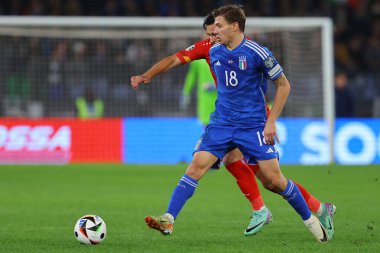 Roma, İtalya 17.11.2023: İtalyan Nicolo Barella UEFA EURO 2024, Avrupalı EURO 2024, C grubu, İtalya Kuzey Makedonya 'ya karşı Roma' daki OLYMPIC STADIUM maçında eylem halinde 