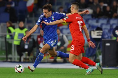 Roma, İtalya 17.11.2023: İtalyan Federico Chiesa UEFA EURO 2024, Avrupa Kalifiye Grubu, C grubu, İtalya Kuzey Makedonya 'ya karşı Roma' da oynanan OLMPIC STADIUM maçında golü attı ve takımla birlikte kutladı. 