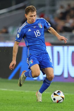 Roma, İtalya 17.11.2023: İtalyan Nicolo Barella UEFA EURO 2024, Avrupalı EURO 2024, C grubu, İtalya Kuzey Makedonya 'ya karşı Roma' daki OLYMPIC STADIUM maçında eylem halinde 