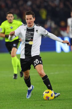 Roma, İtalya 26.11.2023: Udinese 'li Florian Thauvin İtalya Serisi A TIM 2023-2024, Roma' daki Olimpiyat Stadyumu 'nda AS Roman ve Udinese Calcio arasında oynanan futbol karşılaşması sırasında görev başında.