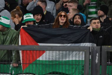 Roma, İtalya 28.11.2023: Uefa Şampiyonlar Ligi 2023-2024 futbol, grup E, SS Lazio ile Celtic Glasgow arasındaki maçtan önce Roma Olimpiyat Stadyumu 'nda duman bombaları atıldı.