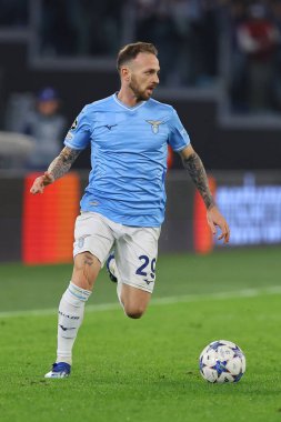 Roma, İtalya 28.11.2023: Lazio 'lu Manuel Lazzari Uefa Şampiyonlar Ligi 2023-2024 futbol, E grubu, SS Lazio ile Celtic Glasgow arasındaki Roma Olimpiyat Stadyumu' nda eylem halinde..