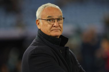 Roma, İtalya 02.12.2023: Claudio Ranieri İtalya Serie A TIM 2023-2024 futbol karşılaşması öncesinde Roma Olimpiyat Stadyumu 'nda SS Lazio-Cagliari Calcio karşılaşması arasında Cagliari teknik direktörü..