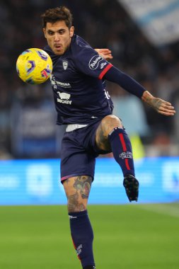 Roma, İtalya 02.12.2023: Cagliari 'li Nicolas Viola İtalya Serie A TIM 2023-2024 futbol karşılaşması sırasında, SS Lazio ile Cagliari Calcio arasında Roma Olimpiyat Stadyumu' nda oynanan karşılaşmada.