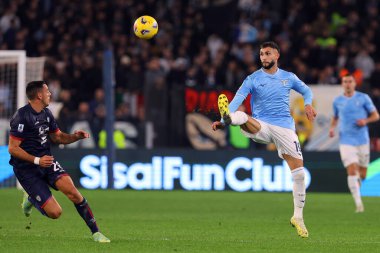 Roma, İtalya 02.12.2023: Cagliari 'den Gabriele Zappa. Lazio 'dan Taty Castellanos İtalya Serie A TIM 2023-2024 futbol maçının 14. gününde Roma Olimpiyat Stadyumu' nda SS Lazio 'nun Cagliari Calcio' ya açtığı maçta görev aldı..
