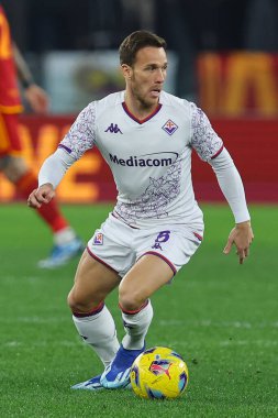 Roma, İtalya 10.12.2023: Fiorentina 'dan Melo Arthur İtalya Serie A TIM 2023-2024 futbol maçının 15. gününde Roma' daki Olimpiyat Stadyumu 'nda AS ROMA-AFC FIORENTINA karşılaşması arasında hareket halinde..