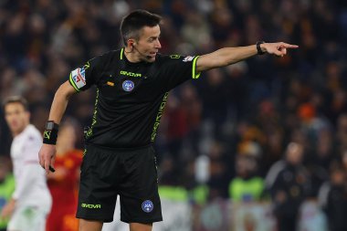 Roma, İtalya 10.12.2023: Hakem Rapuano İtalya Serie A TIM 2023-2024 futbol maçının 15. gününde, AS ROMA AFC FIORENTINA ile Roma Olimpiyat Stadyumu 'nda karşılaşacak..