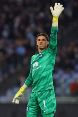 Roma, İtalya 17.12.2023: İtalyan Serisi A TIM 2023-2024 futbol karşılaşmasında Yann Sommer Roma 'daki Olimpiyat Stadyumu' nda SS Lazio 'ya karşı FC Internazionale.