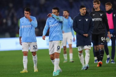 Roma, İtalya 17.12.2023: İtalyan Serie A TIM 2023-2024 futbol karşılaşması SS Lazio FC Internazionale 'ye karşı Roma Olimpiyat Stadyumu' nda oynanan maçın sonunda Lazio 'lu Pedro hayal kırıklığı yaşadı..