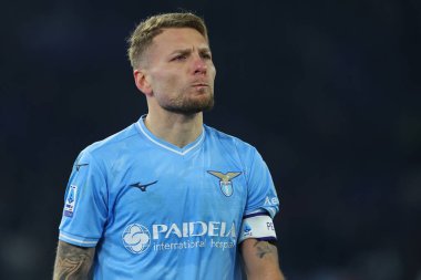 Roma, İtalya 17.12.2023: İtalyan Serie A TIM 2023-2024 futbol karşılaşmasında SS Lazio FC Internazionale 'ye karşı Roma Olimpiyat Stadyumu' nda oynanan maçın sonunda Lazio 'nun Ciro Immobile' i hayal kırıklığı yaşadı..
