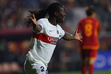 Roma, İtalya 20.12.2023: PSG 'li Chawinga. UEFA KADINLAR CHAMPIONS Ligi 2023-2024 futbol maçı AS ROMA-Paris Saint-Germain karşılaşmasını Roma 'daki tre fontane stadyumunda kutladı..