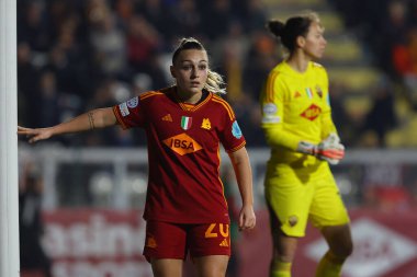 Roma, İtalya 20.12.2023: Giada Greggi (Roma) UEFA KADIN CHAMPIONS Ligi 2023-2024 futbol karşılaşması sırasında Roma 'daki tre fontan stadyumunda AS ROMA - Paris Saint-Germain karşılaşması.