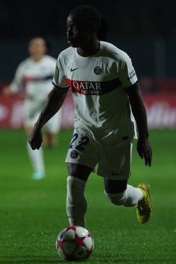 Roma, İtalya 20.12.2023: UEFA KADINLAR CHAMPIONS Ligi 2023-2024 futbol karşılaşması sırasında Chawinga of PSG Roma 'daki tre fontane stadyumunda AS ROMA - Paris Saint-Germain karşılaşması.