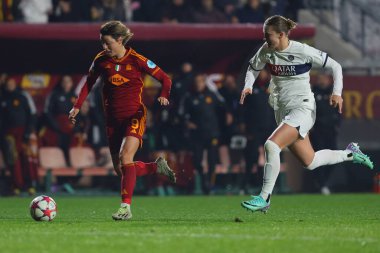 Roma, İtalya 20.12.2023: UEFA KADIN CHAMPIONS Ligi 2023-2024 futbol karşılaşması sırasında Roma 'daki tre fontane stadyumunda AS ROMA - Paris Saint-Germain karşılaşması.