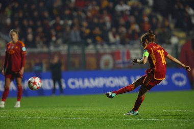 Roma, İtalya 20.12.2023: UEFA KADIN CHAMPIONS Ligi 2023-2024 futbol karşılaşması sırasında Roma 'daki tre fontane stadyumunda AS ROMA - Paris Saint-Germain karşılaşması.