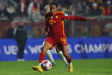 Roma, İtalya 20.12.2023: UEFA KADIN CHAMPIONS Ligi 2023-2024 futbol karşılaşması sırasında Roma 'daki tre fontane stadyumunda AS ROMA - Paris Saint-Germain karşılaşması.