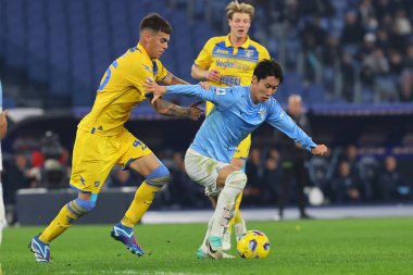 Roma, İtalya 29.12.2023: Frosinone Barrenchea, Lazio Daichi Kamada İtalyan Serisi A TIM 2023-2024 futbol karşılaşması sırasında Roma Olimpiyat Stadyumu 'nda SS Lazio' ya karşı Frosinone.