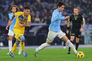 Roma, İtalya 29.12.2023: Frosinone Barrenchea, Lazio Daichi Kamada İtalyan Serisi A TIM 2023-2024 futbol karşılaşması sırasında Roma Olimpiyat Stadyumu 'nda SS Lazio' ya karşı Frosinone.