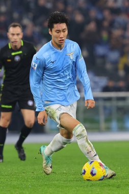 Roma, İtalya 29.12.2023: Lazio 'lu Daichi Kamada İtalyan Serie A TIM 2023-2024 futbol karşılaşmasında Roma Olimpiyat Stadyumu' nda SS Lazio Frosinone 'ye karşı..