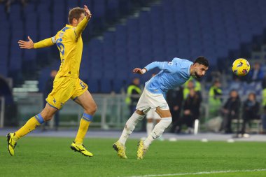 Roma, İtalya 29.12.2023: Frosinone 'den Simone Romagnoli, Lazio' dan Taty Castellanos İtalyan Serisi A TIM 2023-2024 futbol karşılaşması sırasında Roma Olimpiyat Stadyumu 'nda SS Lazio' ya karşı Frosinone.